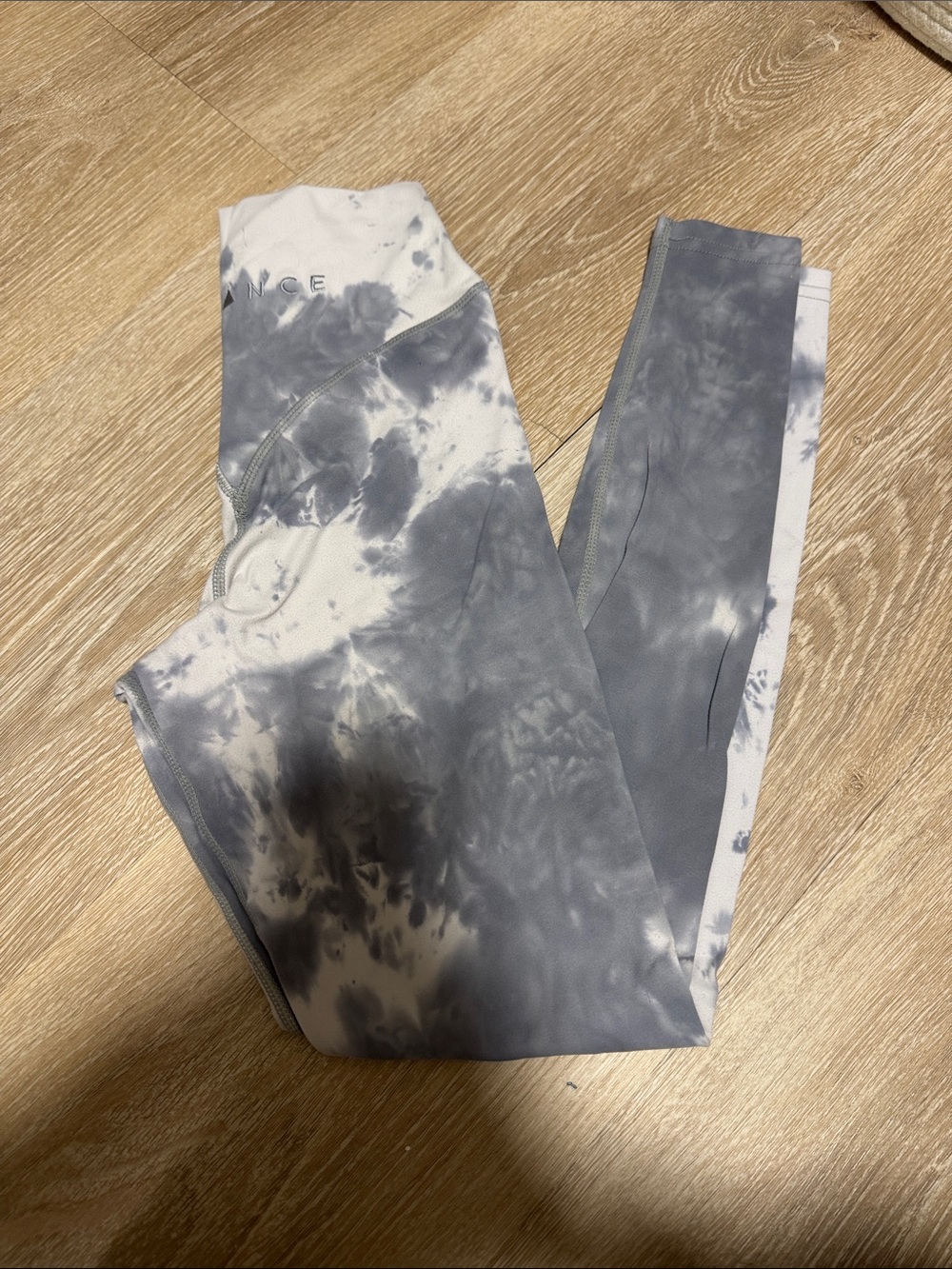Balance Athletica Gray & White Tie-Dye Leggings